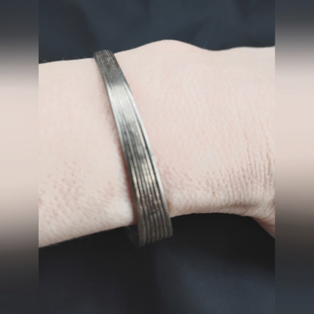 Women's Silver Plate Queen Esther Open Gap Bracelet Vintage Texture Small